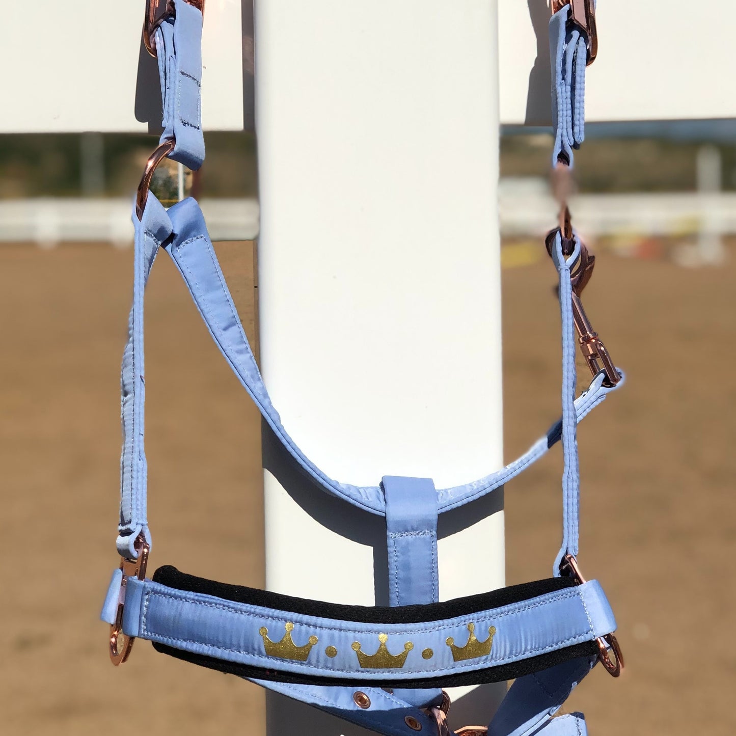 1pc Memory Fabric Horse Halter Durable Soft Equestrian Headgear With Anti Chafe Lining And Rose Golden Buckles Available In Large Medium And Small Sizes Without Battery